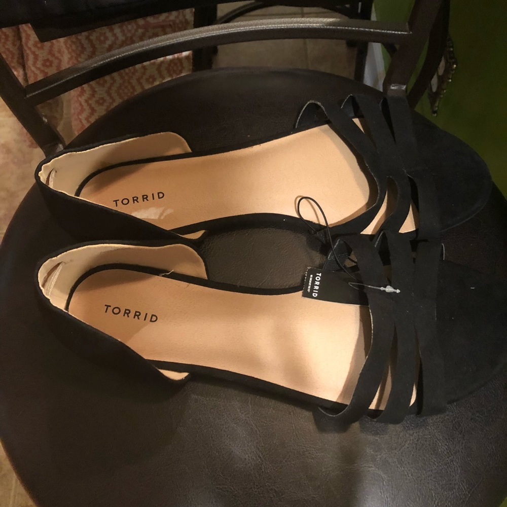 Shoes - Picture 2 of 4